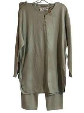 Vintage Chaus Woman Green Long Sleeve Henley Pajama Set- Women’s Size 1X